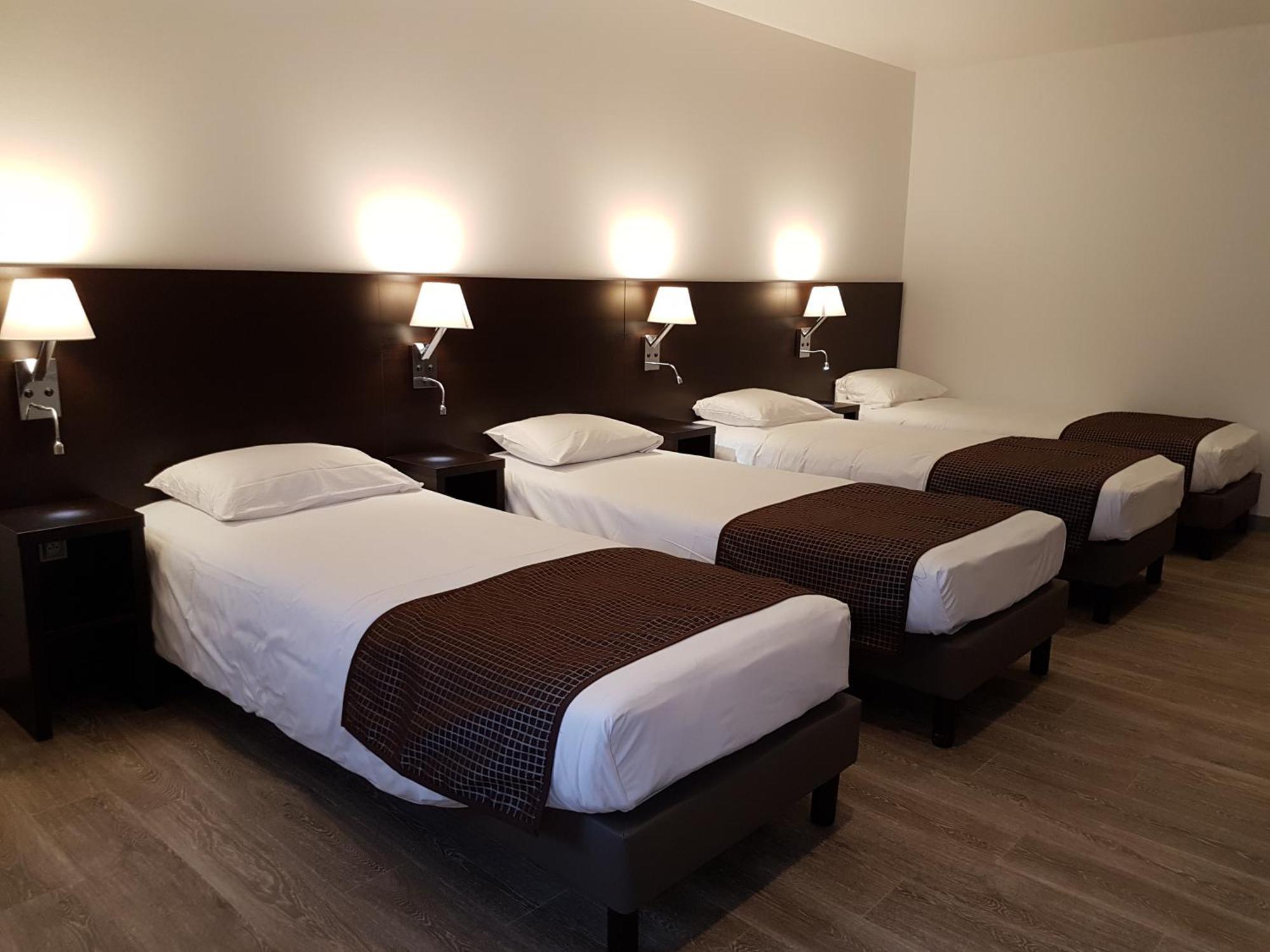 Nevers Hotel Екстериор снимка