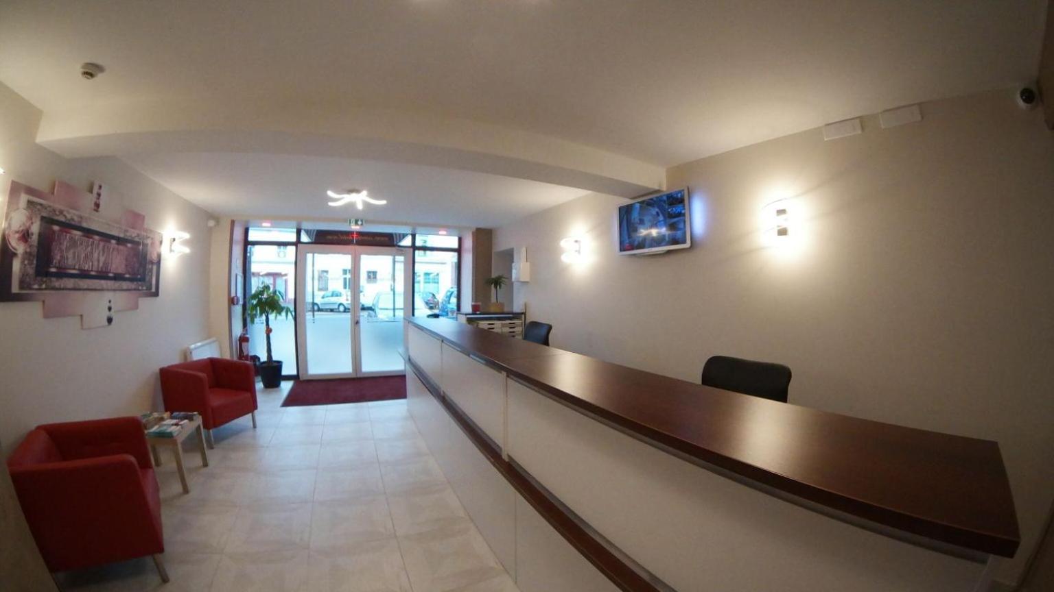 Nevers Hotel Екстериор снимка