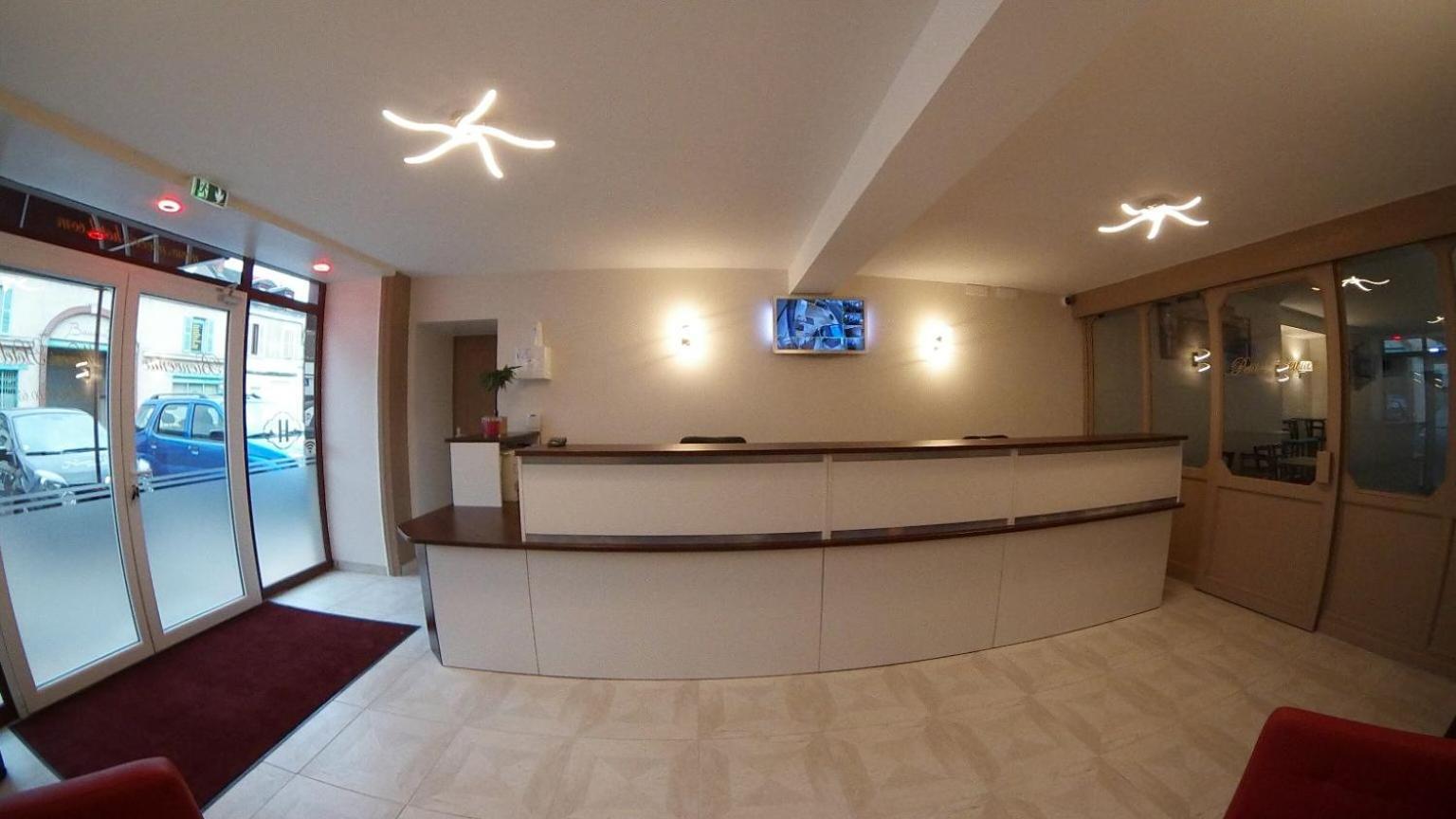Nevers Hotel Екстериор снимка