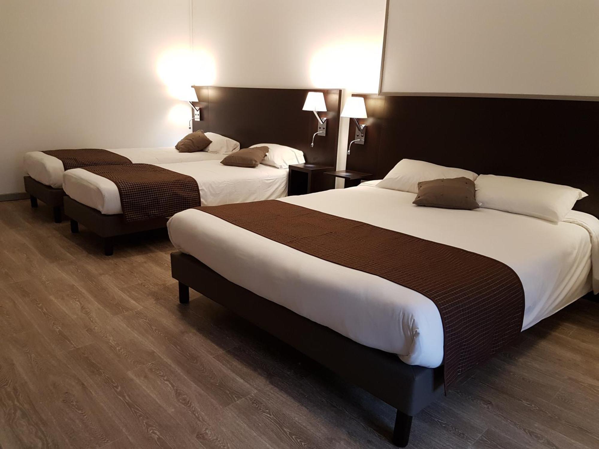 Nevers Hotel Екстериор снимка