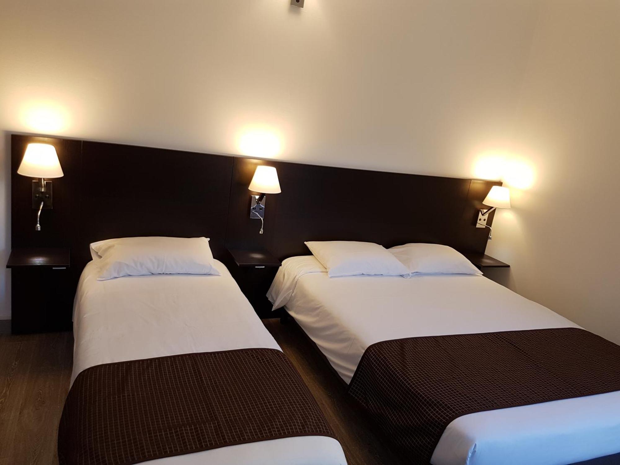 Nevers Hotel Екстериор снимка