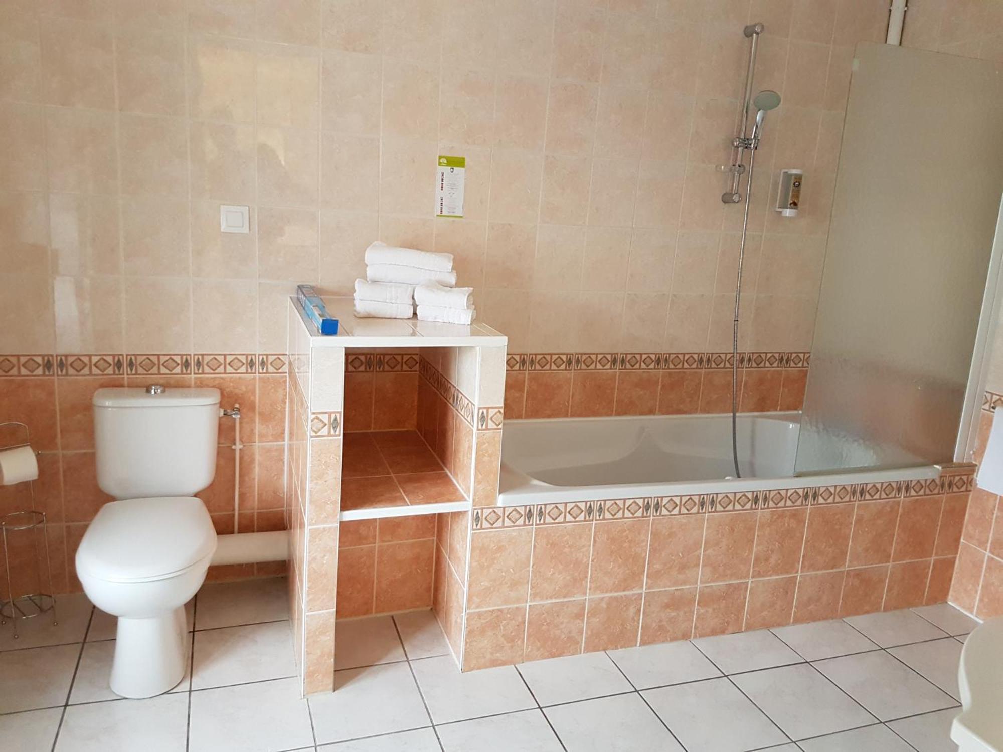 Nevers Hotel Екстериор снимка