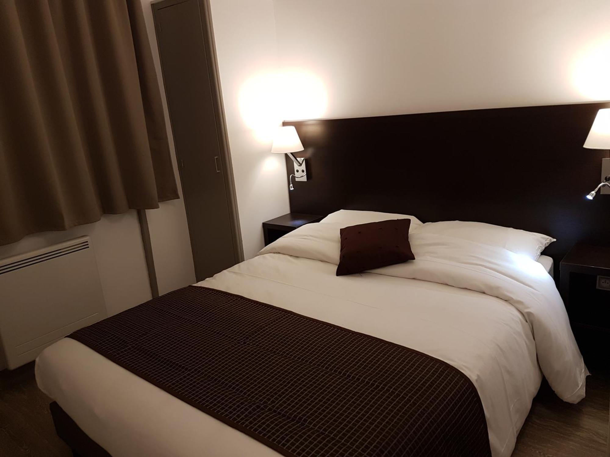 Nevers Hotel Екстериор снимка