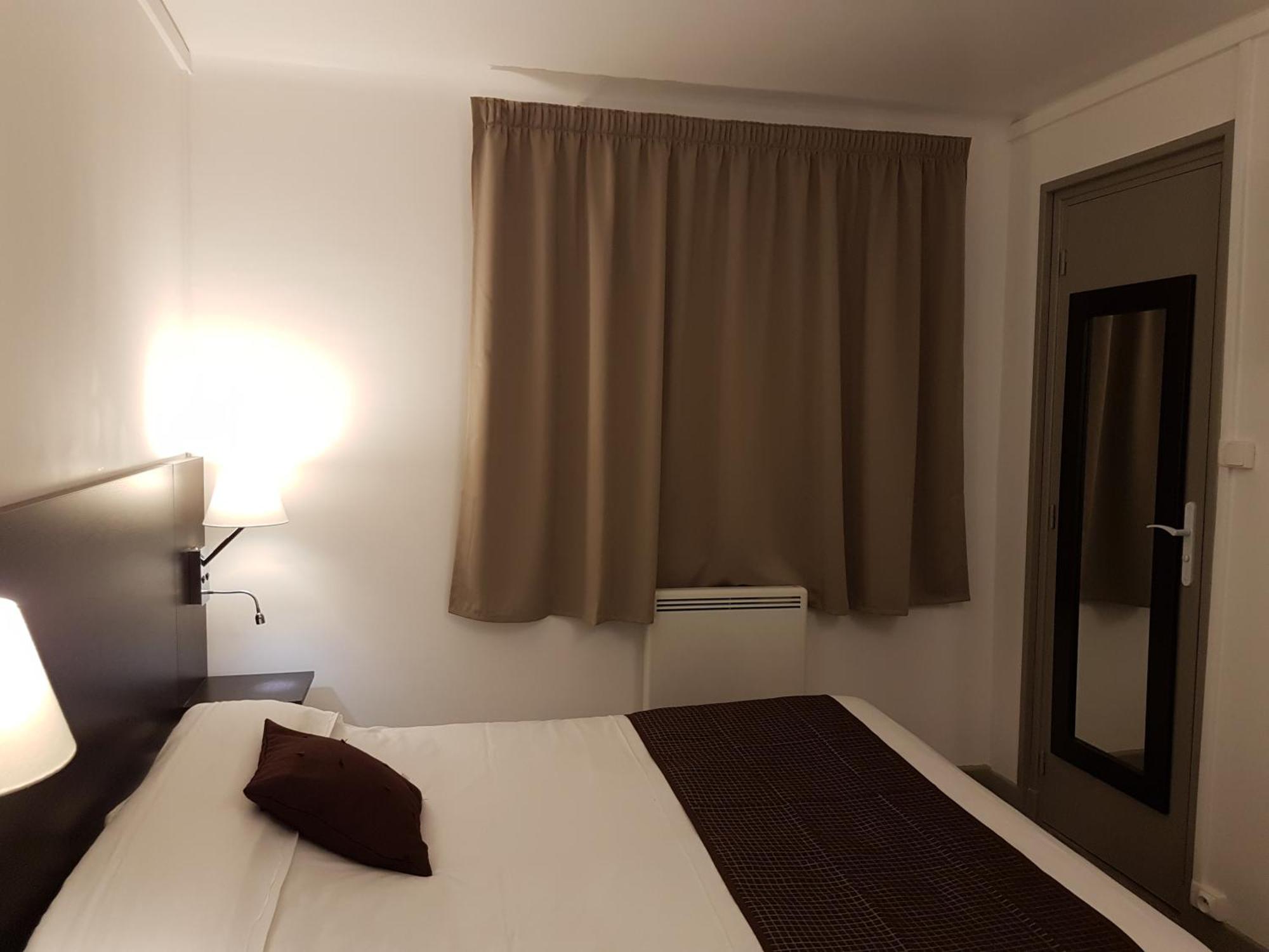 Nevers Hotel Екстериор снимка